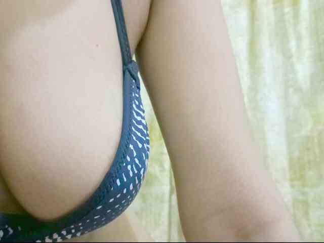 Nidhilove webcam