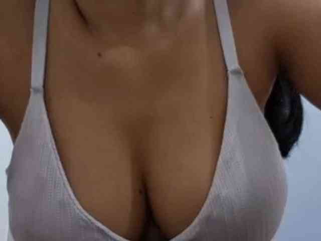 Nidhilove webcam