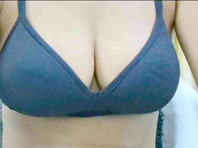 Nidhilove webcam