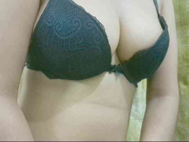 Nidhilove webcam
