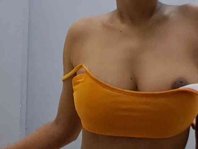 Nidhilove webcam