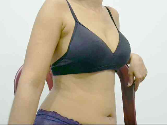 Nidhilove webcam