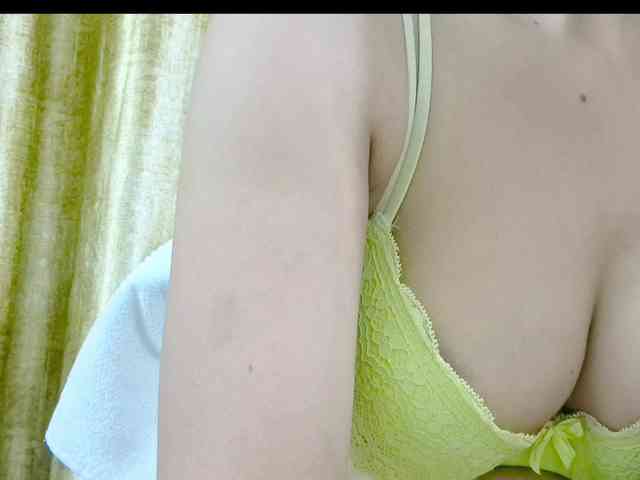 Nidhilove webcam