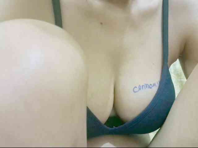 Nidhilove webcam