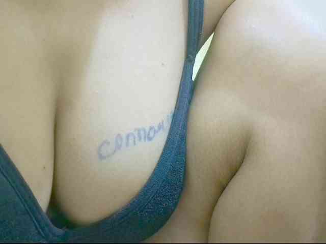 Nidhilove webcam