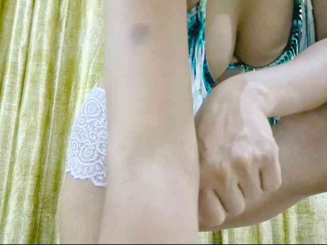 Nidhilove webcam