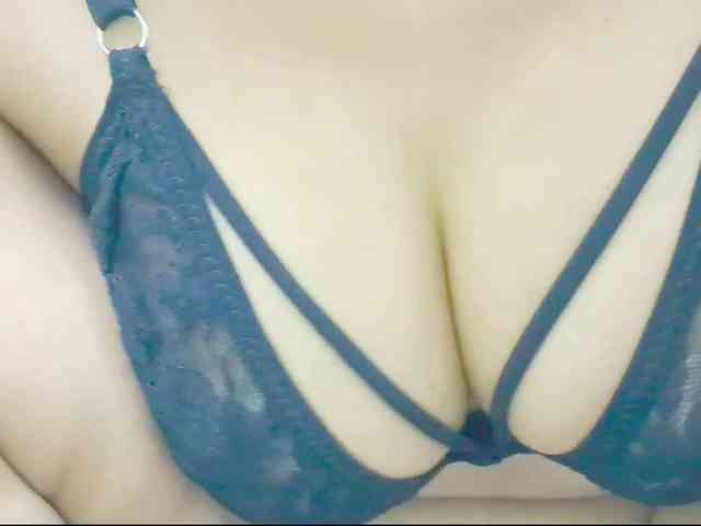 Nidhilove webcam