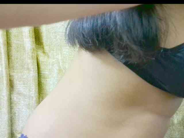 Nidhilove webcam