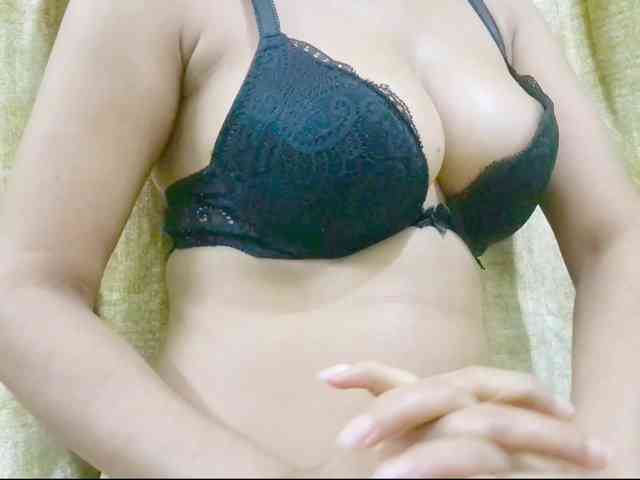 Nidhilove webcam