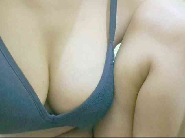 Nidhilove webcam
