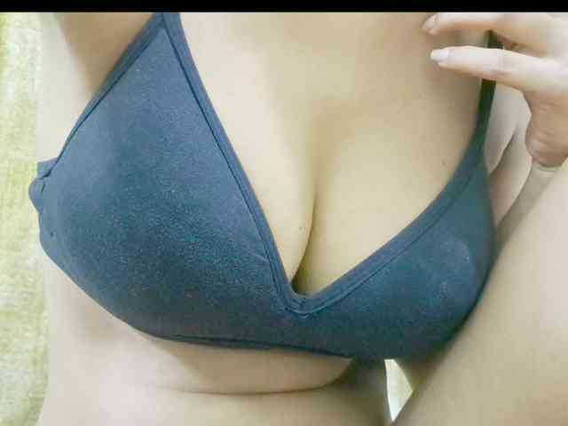 Nidhilove webcam