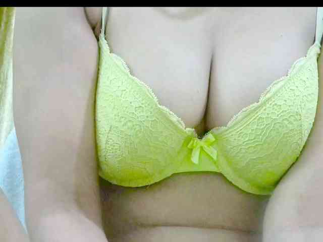 Nidhilove webcam