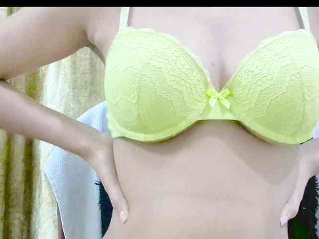 Nidhilove webcam