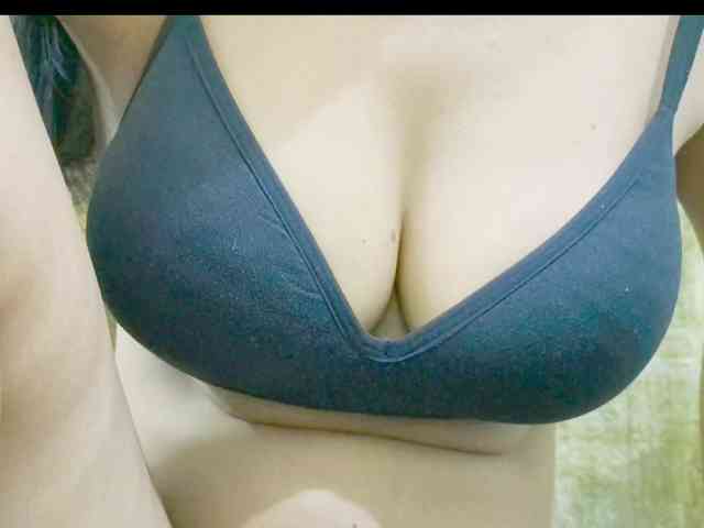Nidhilove webcam