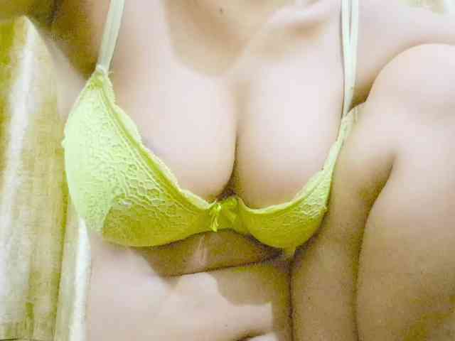 Nidhilove webcam