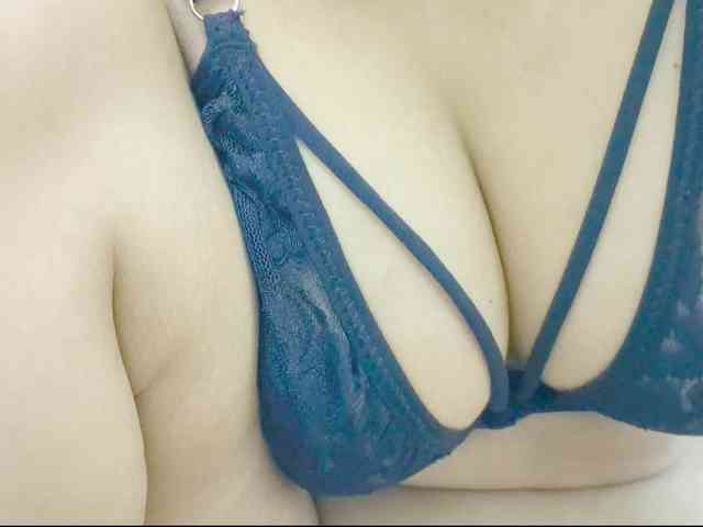 Nidhilove webcam