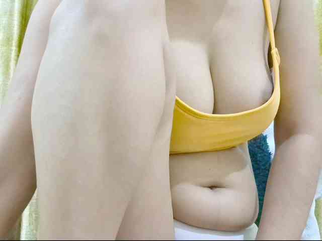 Nidhilove webcam