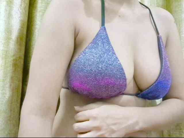 Nidhilove webcam