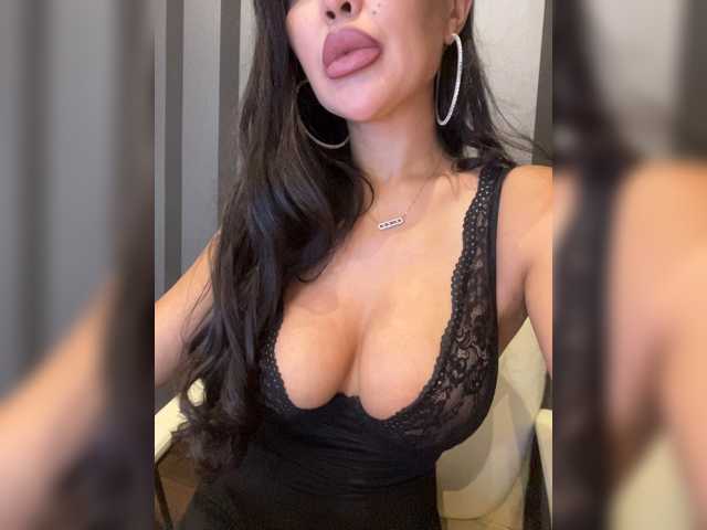ANGELIKA77741 live cam on BongaCams