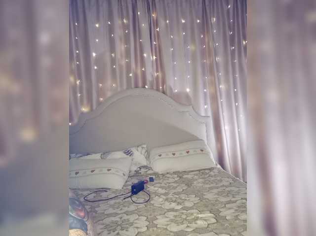 Her-Girl live cam on BongaCams