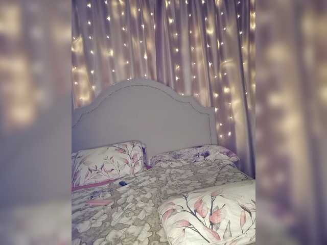  Her-Girl chat room