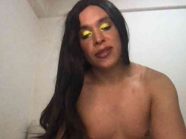 magicwordsme Live Webcam on BongaCams