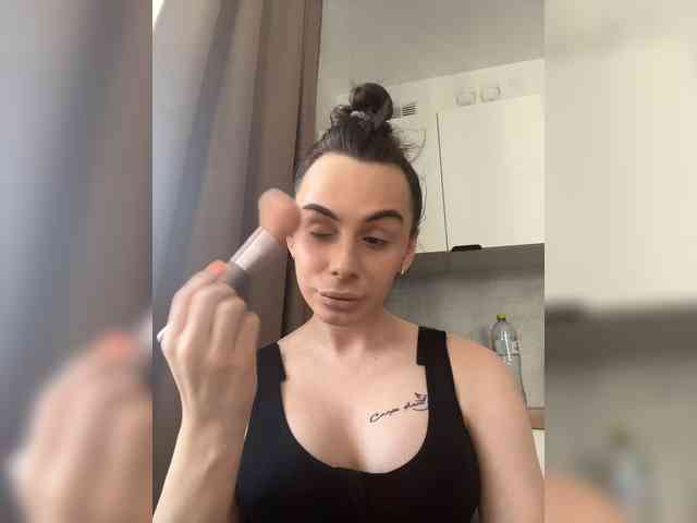 EvgeniyQWE55a Sex Cam Show