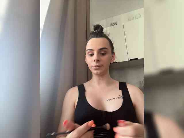 EvgeniyQWE55a Sex Cam Show