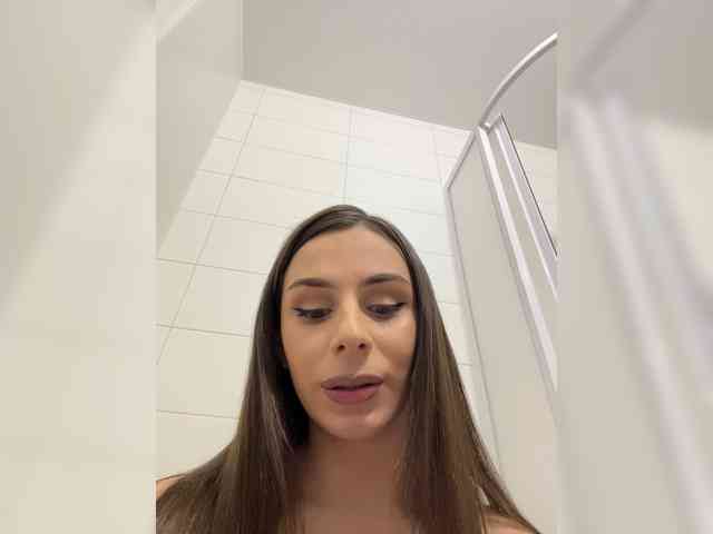EvgeniyQWE55a Live Webcam on BongaCams