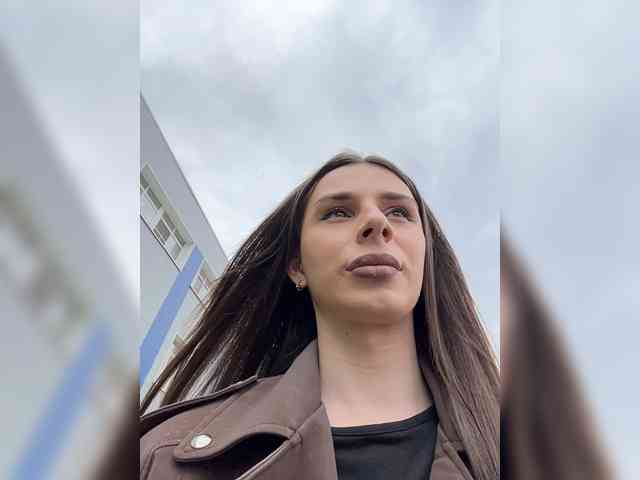 EvgeniyQWE55a Sex Cam Show