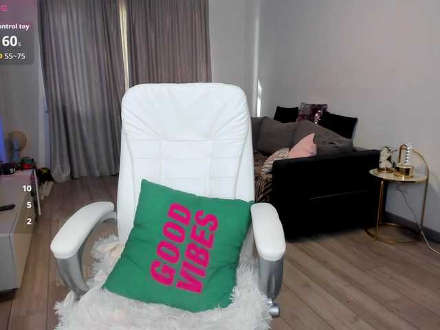 ElissaVibe live cam on BongaCams