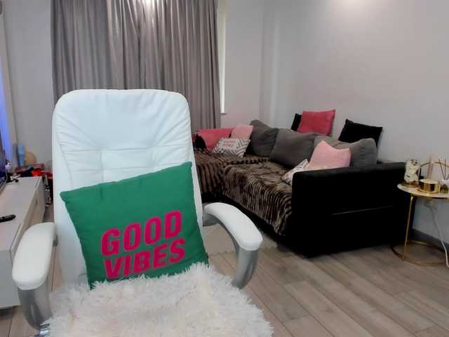 ElissaVibe live cam on BongaCams