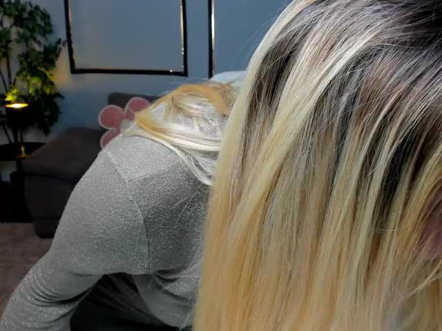 ElissaVibe live cam on BongaCams
