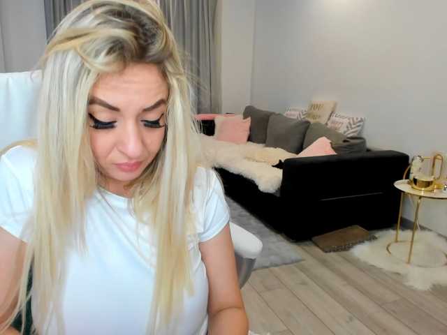 ElissaVibe live cam on BongaCams
