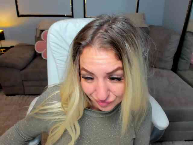 ElissaVibe webcam