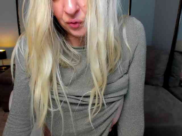 ElissaVibe webcam