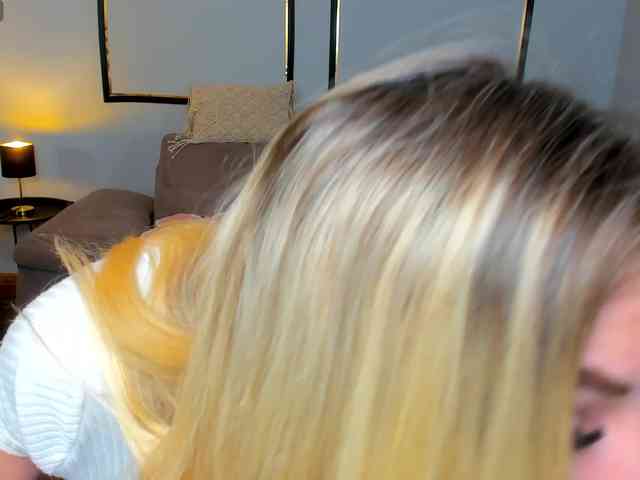 ElissaVibe webcam