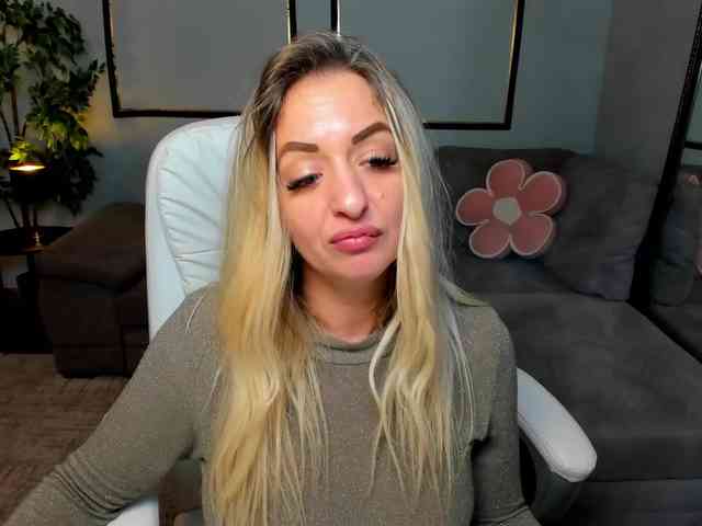 ElissaVibe webcam