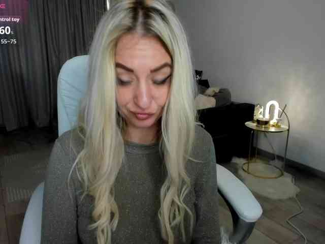 ElissaVibe webcam