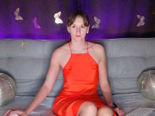 BADmoms live cam on BongaCams