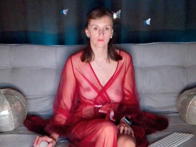 BADmoms live cam on BongaCams