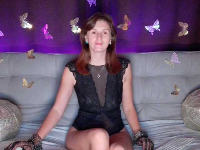BADmoms live cam on BongaCams