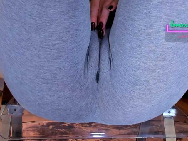 Kira-Kell live cam on BongaCams