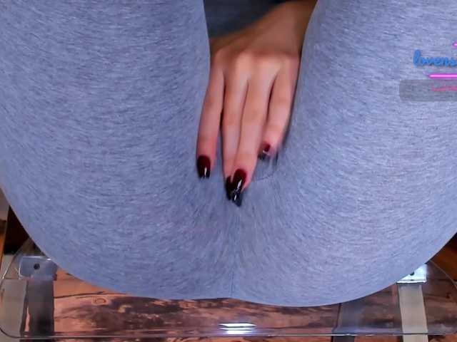 Kira-Kell live cam on BongaCams