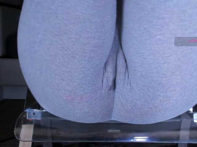 Kira-Kell's BongaCams show and profile