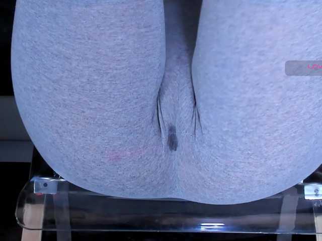 Kira-Kell's BongaCams show and profile