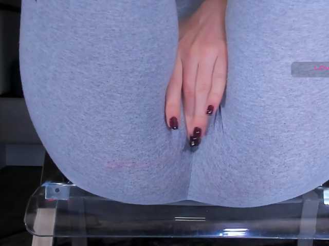 Kira-Kell's BongaCams show and profile