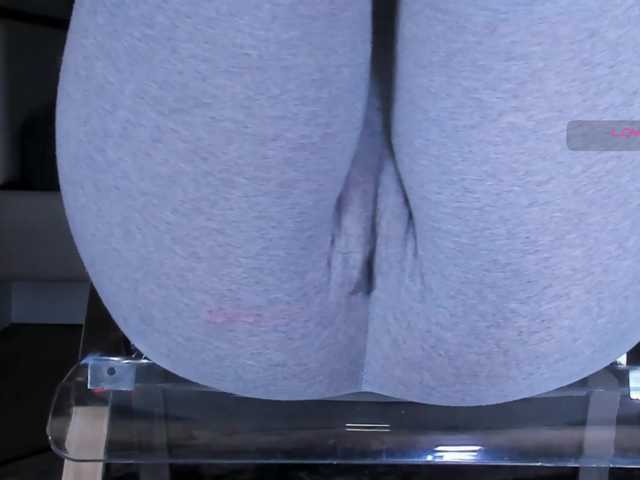 Kira-Kell's BongaCams show and profile