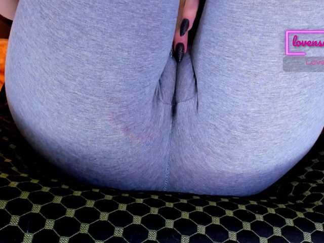 Kira-Kell live cam on BongaCams