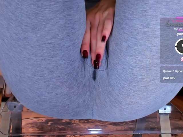 Kira-Kell live cam on BongaCams